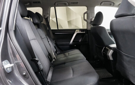Toyota Land Cruiser Prado 150 рестайлинг 2, 2019 год, 4 541 000 рублей, 13 фотография