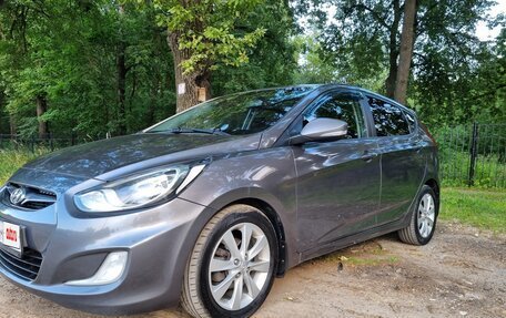 Hyundai Solaris II рестайлинг, 2012 год, 860 000 рублей, 4 фотография
