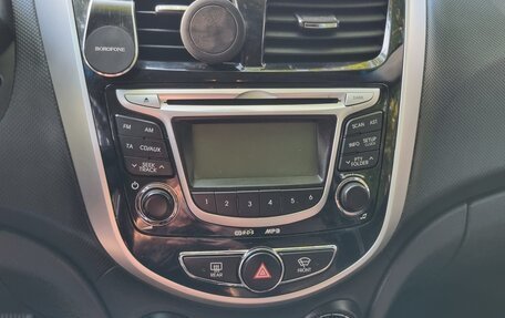Hyundai Solaris II рестайлинг, 2012 год, 860 000 рублей, 15 фотография