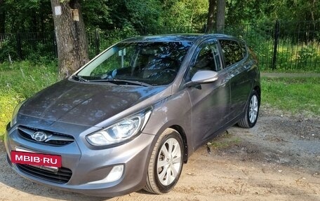 Hyundai Solaris II рестайлинг, 2012 год, 860 000 рублей, 5 фотография