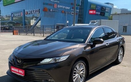 Toyota Camry, 2020 год, 3 000 000 рублей, 1 фотография