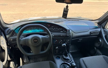 Chevrolet Niva I рестайлинг, 2017 год, 839 000 рублей, 6 фотография