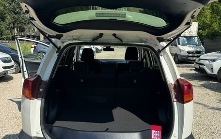 Toyota RAV4, 2015 год, 1 880 000 рублей, 11 фотография