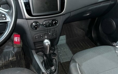 Renault Logan II, 2019 год, 650 000 рублей, 3 фотография