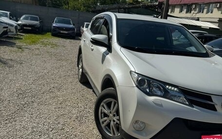Toyota RAV4, 2015 год, 1 880 000 рублей, 4 фотография