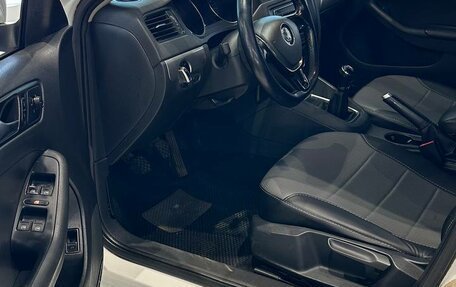 Volkswagen Jetta VI, 2016 год, 975 000 рублей, 2 фотография