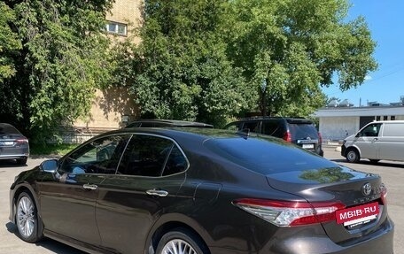 Toyota Camry, 2020 год, 3 000 000 рублей, 2 фотография