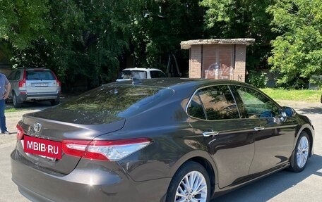 Toyota Camry, 2020 год, 3 000 000 рублей, 4 фотография