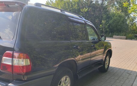 Toyota Land Cruiser 100 рестайлинг 2, 2006 год, 2 500 000 рублей, 2 фотография