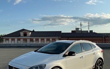 Volvo V40 II рестайлинг, 2013 год, 1 350 000 рублей, 24 фотография