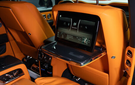 Rolls-Royce Cullinan, 2022 год, 44 900 000 рублей, 19 фотография