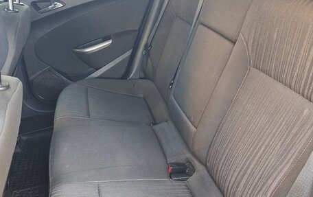 Opel Astra J, 2011 год, 850 000 рублей, 11 фотография