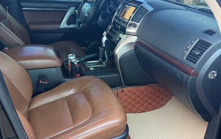 Toyota Land Cruiser 200, 2014 год, 3 999 999 рублей, 7 фотография