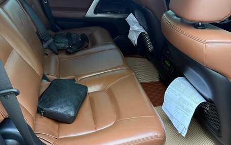 Toyota Land Cruiser 200, 2014 год, 3 999 999 рублей, 8 фотография