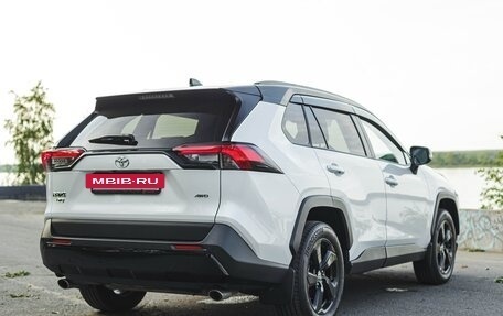 Toyota RAV4, 2021 год, 3 470 000 рублей, 13 фотография