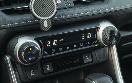Toyota RAV4, 2021 год, 3 470 000 рублей, 31 фотография