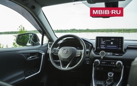 Toyota RAV4, 2021 год, 3 470 000 рублей, 32 фотография