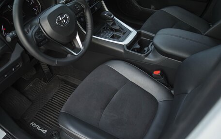 Toyota RAV4, 2021 год, 3 470 000 рублей, 37 фотография