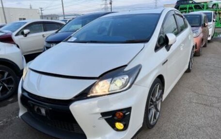 Toyota Prius, 2014 год, 1 650 000 рублей, 2 фотография