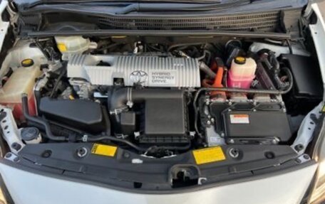 Toyota Prius, 2014 год, 1 650 000 рублей, 13 фотография