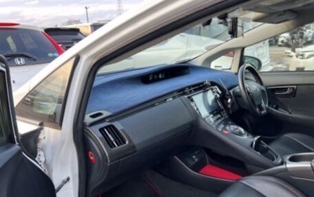 Toyota Prius, 2014 год, 1 650 000 рублей, 18 фотография