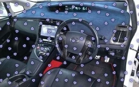 Toyota Prius, 2014 год, 1 650 000 рублей, 32 фотография