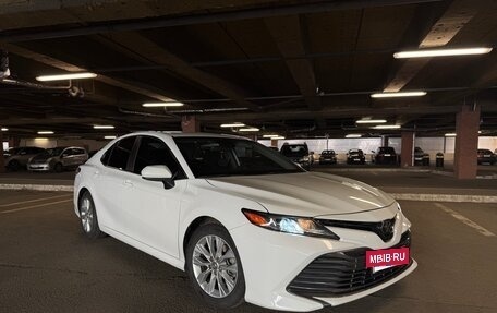 Toyota Camry, 2017 год, 2 350 000 рублей, 3 фотография