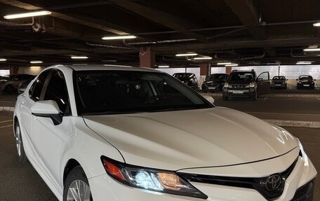 Toyota Camry, 2017 год, 2 350 000 рублей, 2 фотография
