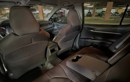 Toyota Camry, 2017 год, 2 350 000 рублей, 10 фотография