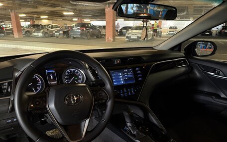 Toyota Camry, 2017 год, 2 350 000 рублей, 9 фотография