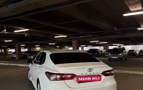 Toyota Camry, 2017 год, 2 350 000 рублей, 6 фотография