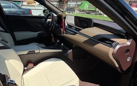 Lexus ES VII, 2018 год, 3 600 000 рублей, 13 фотография