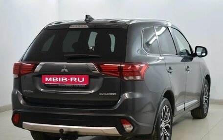 Mitsubishi Outlander III рестайлинг 3, 2018 год, 2 255 000 рублей, 4 фотография