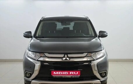 Mitsubishi Outlander III рестайлинг 3, 2018 год, 2 255 000 рублей, 2 фотография