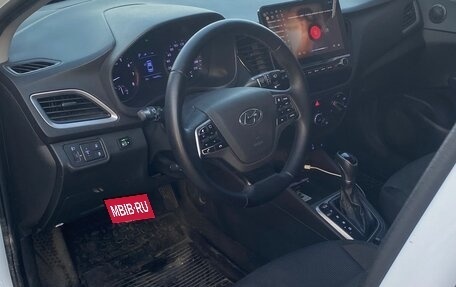 Hyundai Solaris II рестайлинг, 2017 год, 950 000 рублей, 6 фотография
