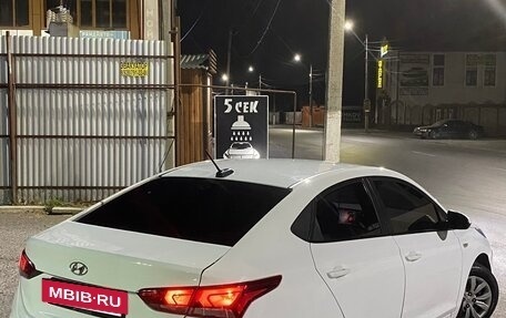 Hyundai Solaris II рестайлинг, 2017 год, 950 000 рублей, 5 фотография