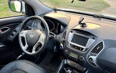Hyundai ix35 I рестайлинг, 2011 год, 1 000 000 рублей, 10 фотография