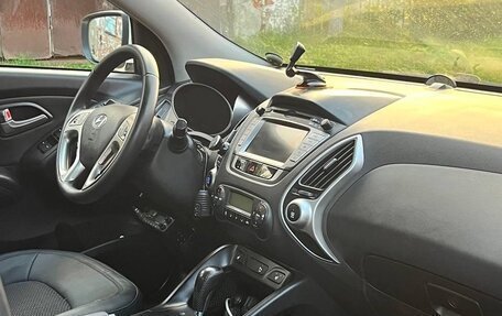 Hyundai ix35 I рестайлинг, 2011 год, 1 000 000 рублей, 11 фотография