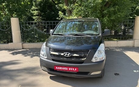 Hyundai Grand Starex Grand Starex I рестайлинг 2, 2010 год, 1 170 000 рублей, 2 фотография