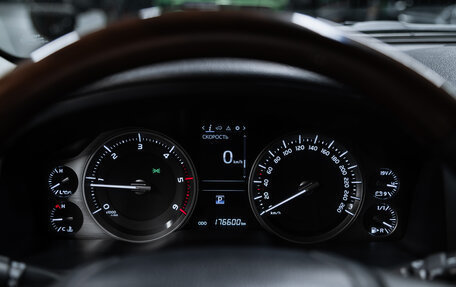 Toyota Land Cruiser 200, 2015 год, 4 850 000 рублей, 10 фотография