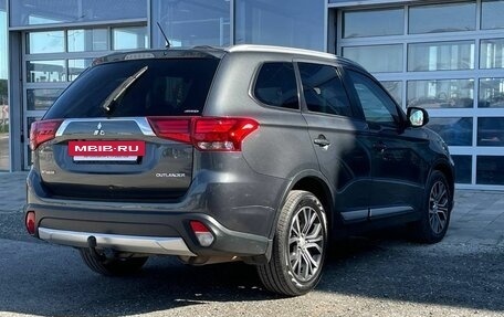 Mitsubishi Outlander III рестайлинг 3, 2016 год, 1 900 000 рублей, 4 фотография
