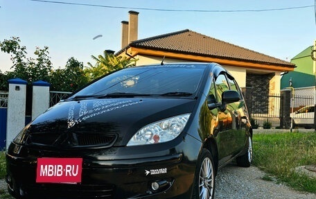 Mitsubishi Colt VI рестайлинг, 2003 год, 430 000 рублей, 2 фотография