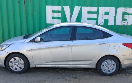 Hyundai Solaris II рестайлинг, 2013 год, 650 000 рублей, 3 фотография