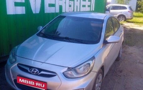 Hyundai Solaris II рестайлинг, 2013 год, 650 000 рублей, 2 фотография