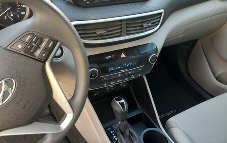 Hyundai Tucson III, 2019 год, 2 200 000 рублей, 10 фотография