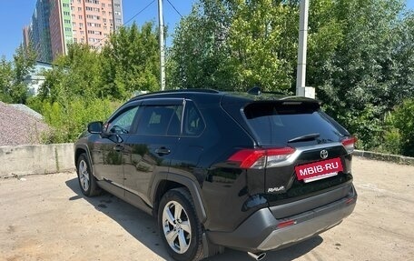 Toyota RAV4, 2021 год, 4 250 000 рублей, 4 фотография