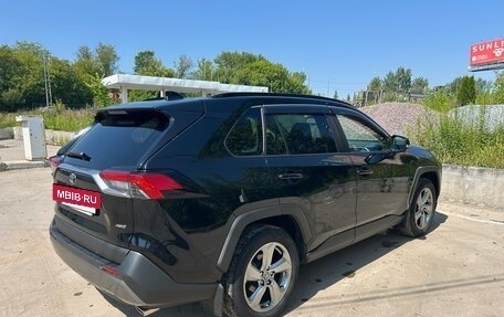 Toyota RAV4, 2021 год, 4 250 000 рублей, 3 фотография