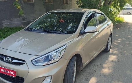 Hyundai Solaris II рестайлинг, 2014 год, 1 120 000 рублей, 1 фотография