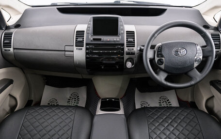 Toyota Prius, 2009 год, 1 049 000 рублей, 11 фотография