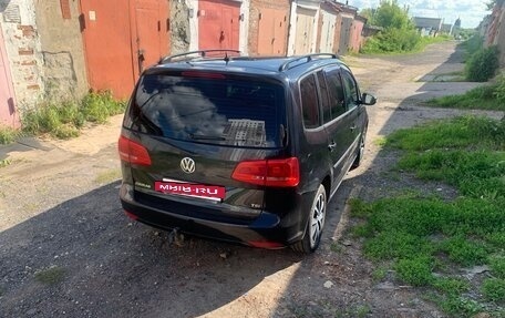 Volkswagen Touran III, 2012 год, 880 000 рублей, 3 фотография